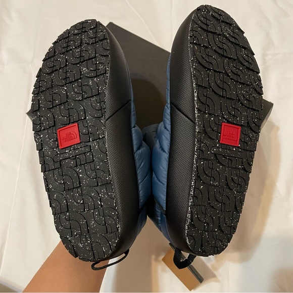 navy the north face men’s thermoball traction boots - Picture 2 of 6